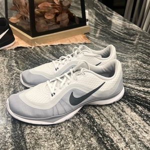 Women’s Nike Training Flex Tr 6, size 9.5